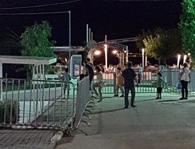 Αθάνατη Ελλάδα: Υπάλληλος στην Πάτρα κλείδωσε γήπεδο γεμάτο κόσμο επειδή τελείωσε το ωράριό του